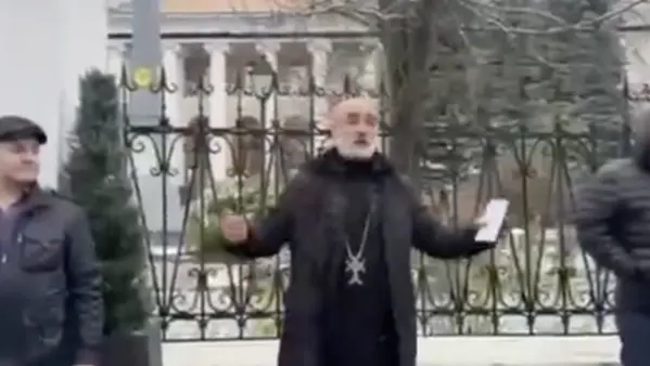 Священник: Армяне возмущены методами нынешней армянской власти