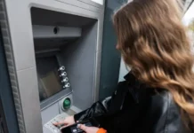 advokat obyasnil regulirovanie limitov na snyatie nalichnyh bankami i czb-missionary-su-0