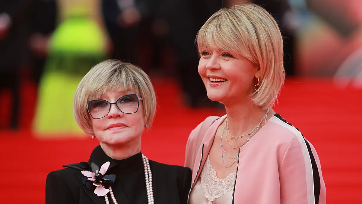 «Теперь они — вместе»: Юлия Меньшова высказалась о смерти Веры Алентовой