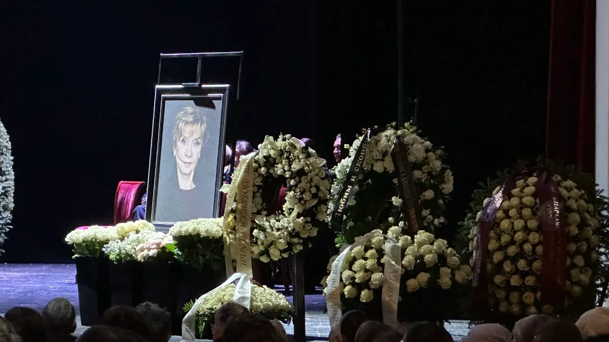 Путин прислал телеграмму с соболезнованиями на прощание с Алентовой