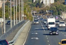 Константин Шестаков сообщил о сроках возвращения выделенки на путепроводе konstantin shestakov soobshhil o srokah vozvrashheniya vydelenki na puteprovode-missionary-su-0