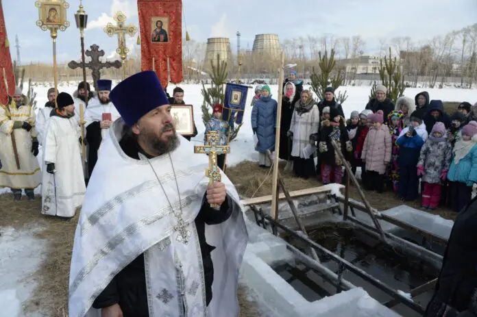 Медики и МЧС советуют уральцам купаться на Крещение с умом-0