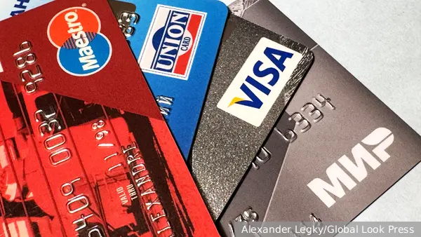Эксперт: Банковские карты нужно менять каждые пять лет
