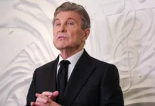 Лев Лещенко отмечает юбилей, советуя молодым быть добрыми lev leshhenko otmechaet yubilej sovetuya molodym byt dobrymi-missionary-su-0