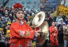 Музыканты из КНР и фестиваль "Китайский Новый год в Москве" в метро muzykanty iz knr i festival kitajskij novyj god v moskve v metro-missionary-su-0