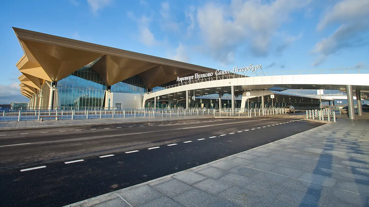 Борт с 88 пассажирами приземлился в Пулково