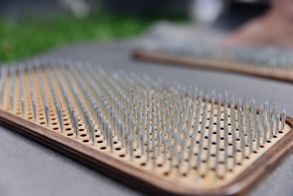 Доска с гвоздями