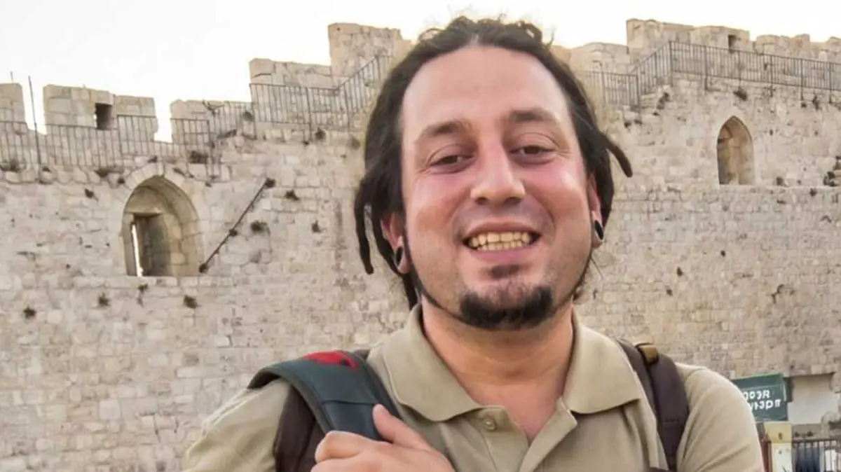 Скончался сооснователь панк‑группы «Смех» Максим Метель