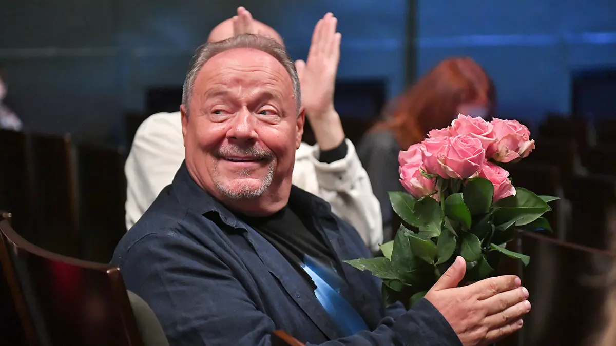 Алексей Маклаков получил звание заслуженного артиста России