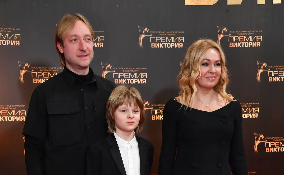 Евгений Плющенко с Яной Рудковской и сыном Александром (Komsomolskaya Pravda / Global Look Press)