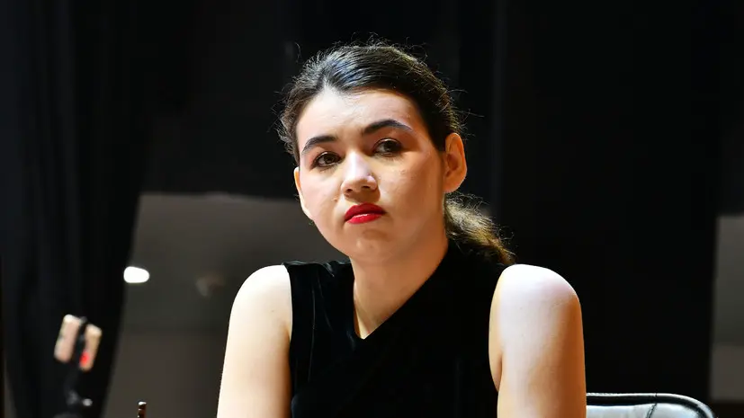 Болельщики пели гимн России во время награждения шахматистки Горячкиной на ЧМ