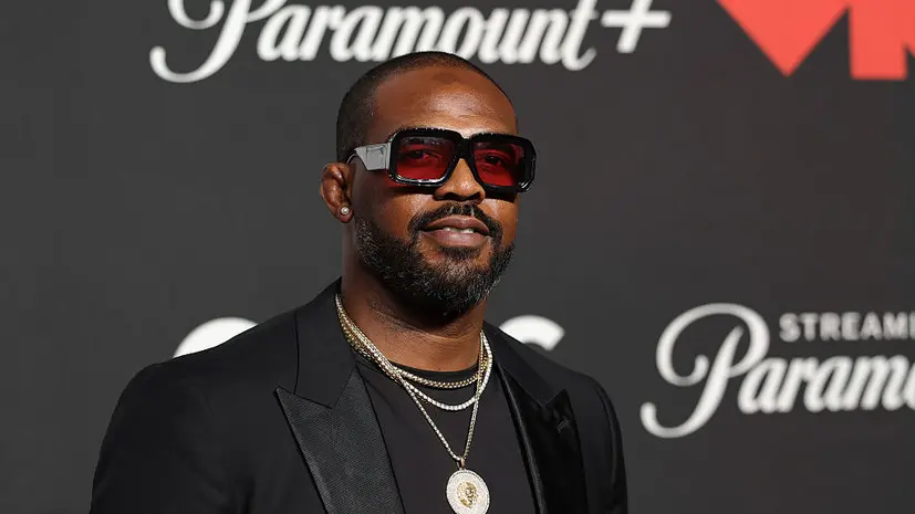 Джон Джонс стал обладателем квартиры в Грозном