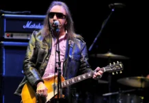 Эйс Фрэли из KISS сообщил об официальных деталях трагедии в Нью-Джерси ejs freli iz soobshhil ob oficzialnyh detalyah tragedii v nyudzhersi-gazetart-ru-0