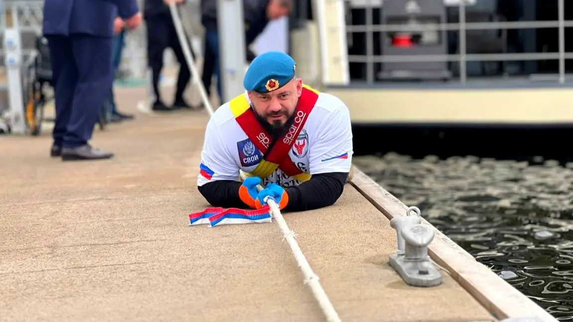 Потерявший ноги ветеран СВО установил рекорд мира по буксировке 50-тонной яхты