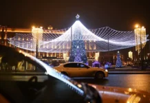 Игорь Поздняков из Роскачества объясняет, как избежать штрафов при украшении автомобиля igor pozdnyakov iz roskachestva obyasnyaet kak izbezhat shtrafov pri ukrashenii avtomobilya-gazetart-ru-0