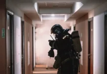 Инцидент на улице Сафонова во Владивостоке оперативно устранён МЧС inczident na ulicze safonova vo vladivostoke operativno ustranyon mchs-gazetart-ru-0