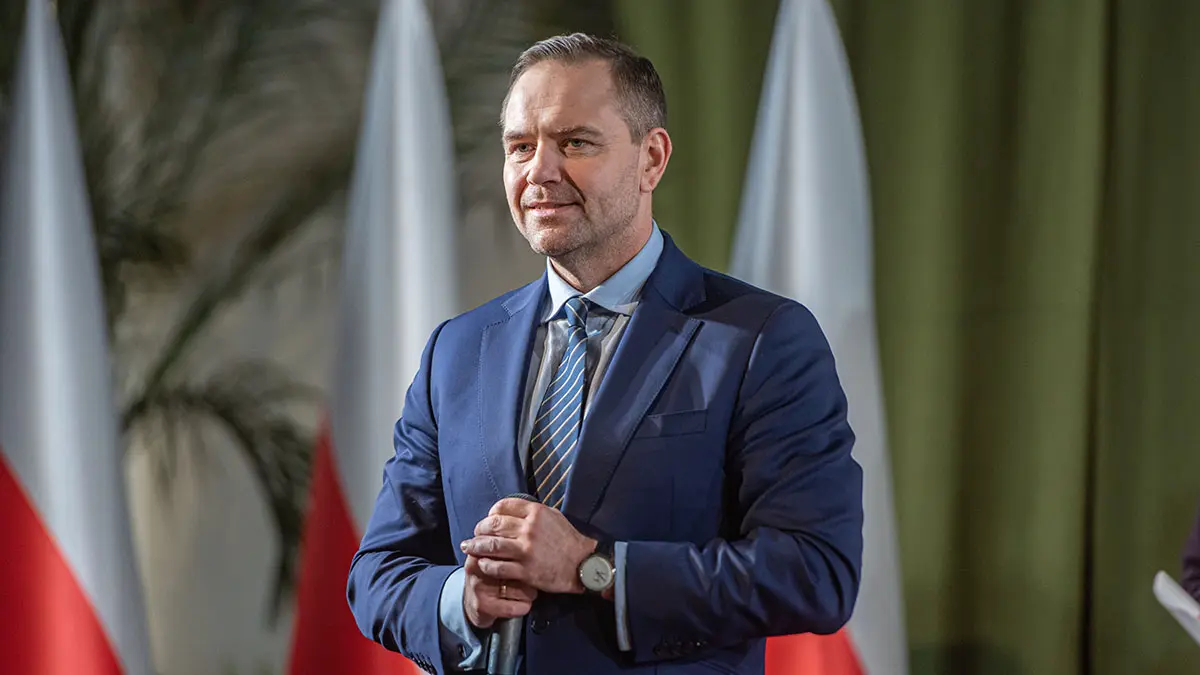 Президенту Польши Навроцкому подали в Латвии грязную машину