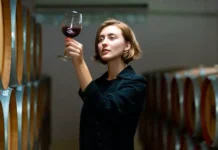 Максим Черниговский объясняет рост пошлин на импортный алкоголь maksim chernigovskij obyasnyaet rost poshlin na importnyj alkogol-gazetart-ru-0