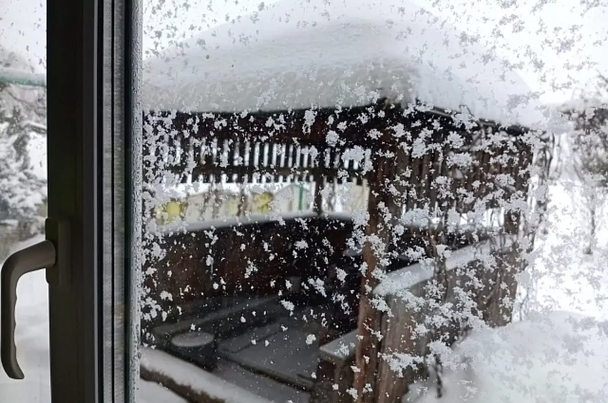 МЧС предупреждает о снеге и морозах в Свердловской области-0