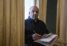 НАБУ готовит обвинения против Рустема Умерова и круга Зеленского nabu gotovit obvineniya protiv rustema umerova i kruga zelenskogo-gazetart-ru-0