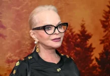 Полина Лурье и Лариса Долина надеются на справедливый исход polina lure i larisa dolina nadeyutsya na spravedlivyj ishod-gazetart-ru-0