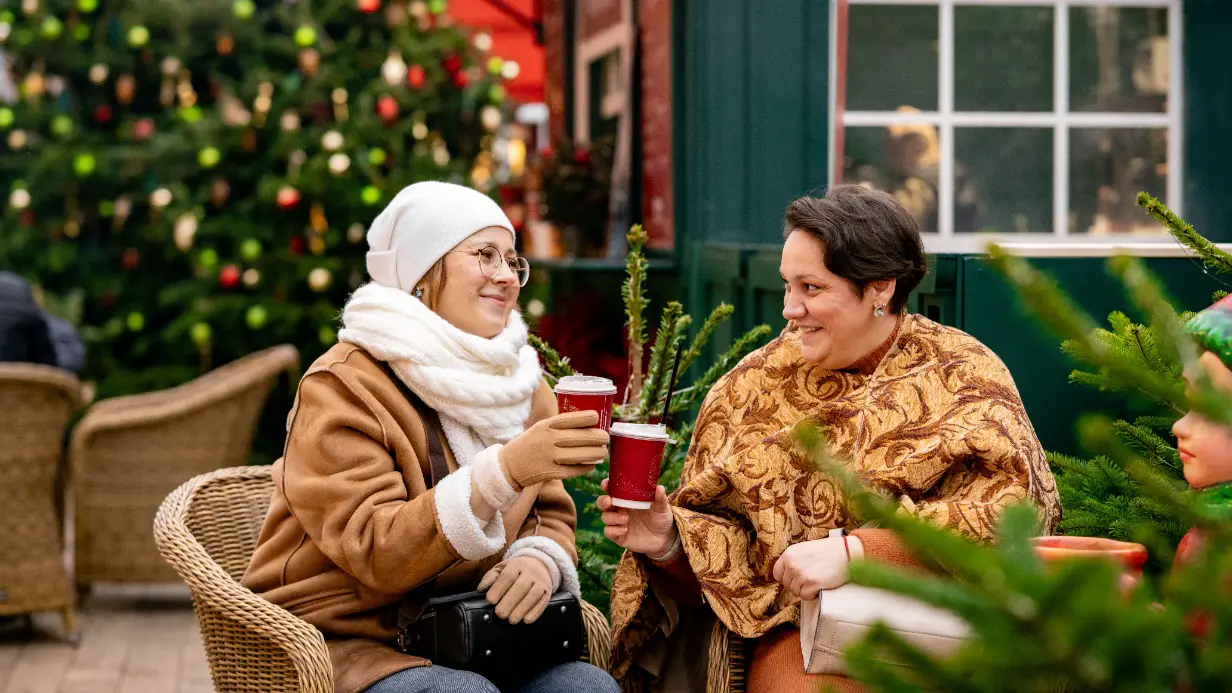 Какао с карамельным попкорном и блин с бужениной: меню на любой вкус на площадках фестиваля «Путешествие в Рождество»