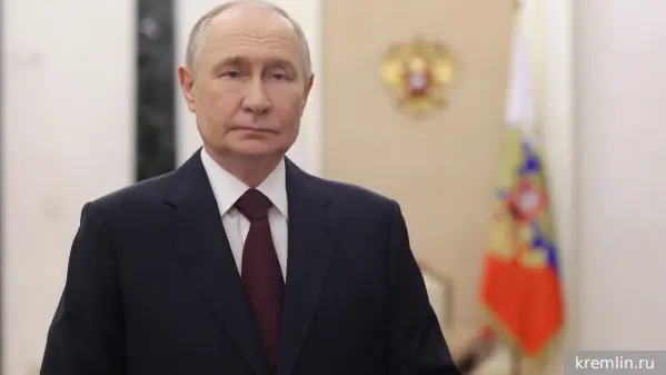 Путин поздравил сотрудников и ветеранов МВД с Днем полиции