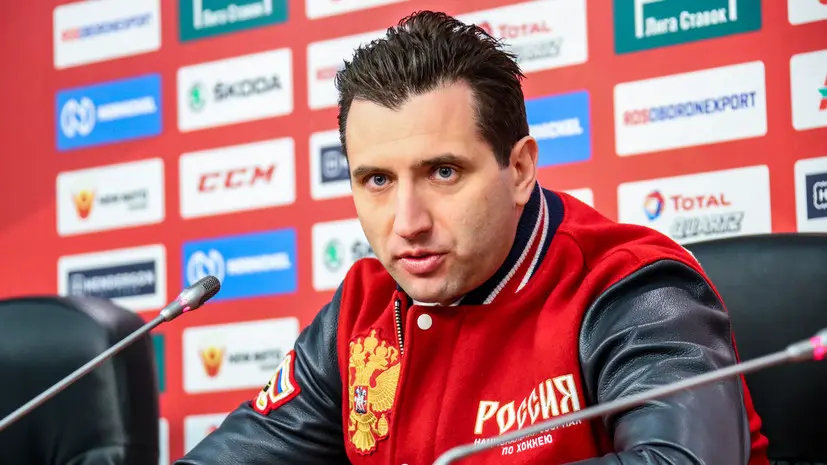 «Люди подходят на улицах и желают удачи»: Ротенберг — об атмосфере в Новосибирске, настрое сборной и матче с героями СВО