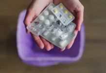 Шамиль Султанов объясняет, как КоАП РФ накажет за выброс лекарств shamil sultanov obyasnyaet kak koap rf nakazhet za vybros lekarstv-gazetart-ru-0