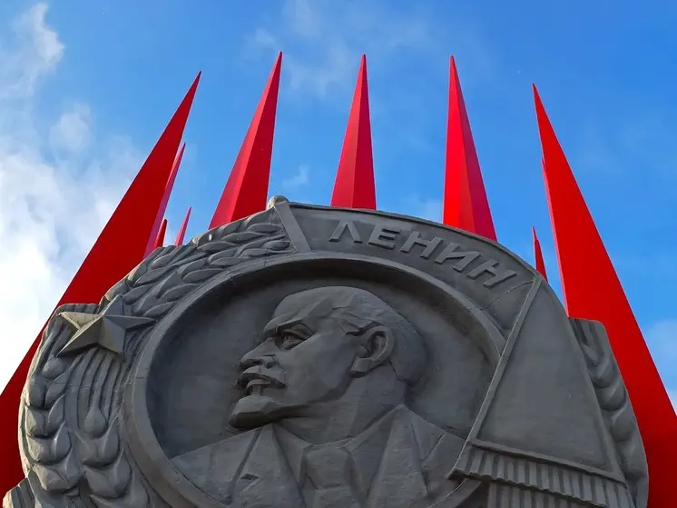 Телеведущий Василий Артемьев приехал на Уралмаш