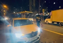 В Екатеринбурге 7-летний ребенок пострадал в ДТП с Renault Logan v ekaterinburge 7letnij rebenok postradal v dtp s -gazetart-ru-0