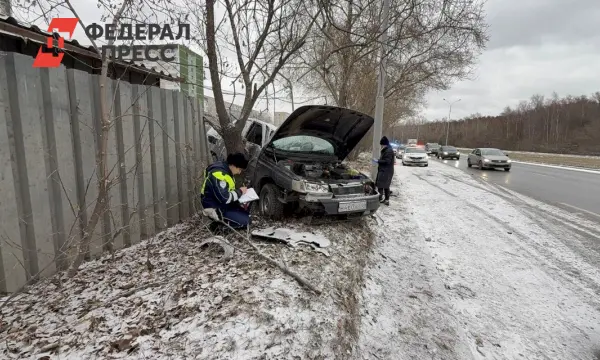 В Екатеринбурге произошел ДТП с участием ВАЗа, выясняются причины-0