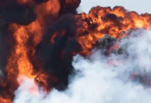 В Элисте произошёл мощный взрыв, в результате которого пострадали двое v eliste proizoshyol moshhnyj vzryv v rezultate kotorogo postradali dvoe-gazetart-ru-0