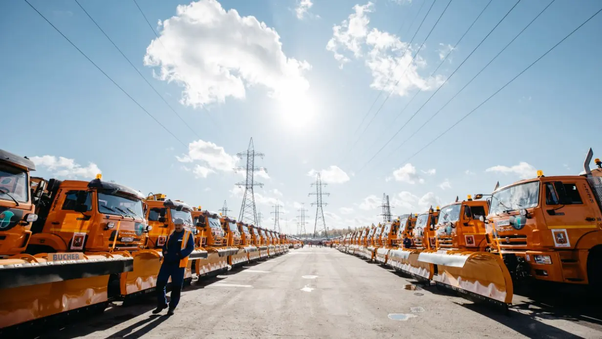 Весь парк коммунальной техники в Москве перевели на зимний режим работы