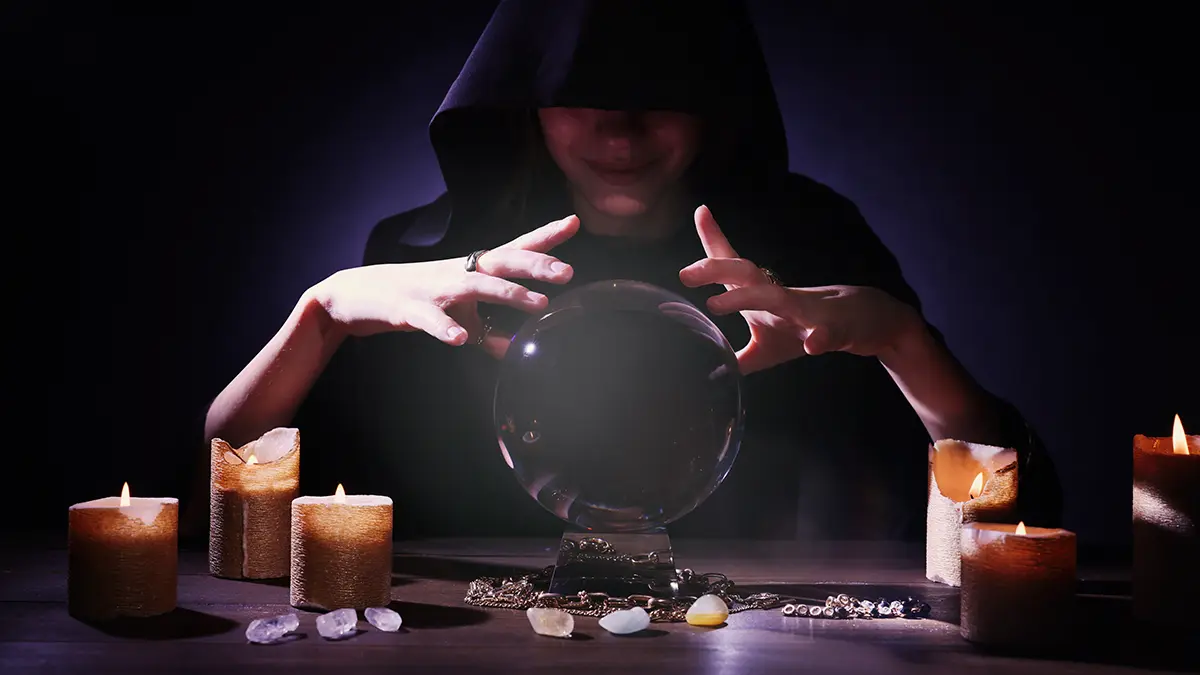 В Новокузнецке «колдунья» терроризирует соседей шумом и проклятьями