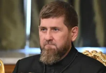 Виктор Золотов вручил Рамзану Кадырову боевую награду viktor zolotov vruchil ramzanu kadyrovu boevuyu nagradu-gazetart-ru-0