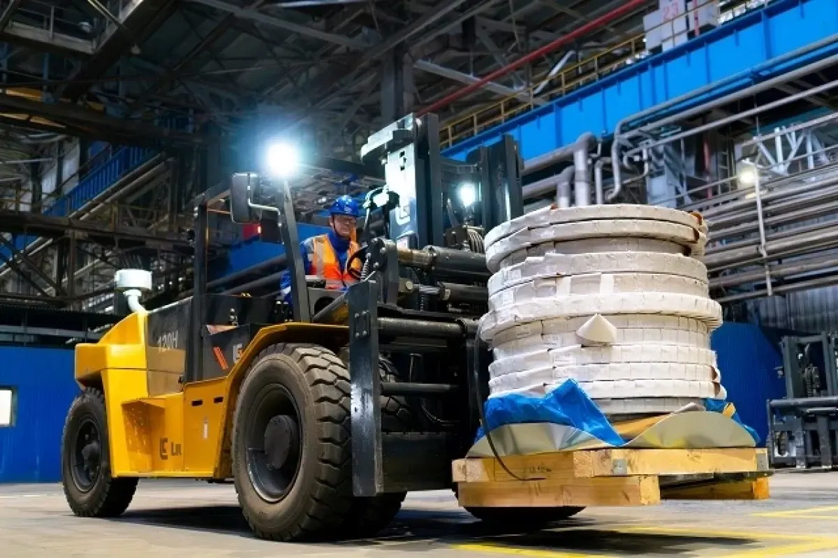 ВИЗ-Сталь модернизирует транспортный парк предприятия-0