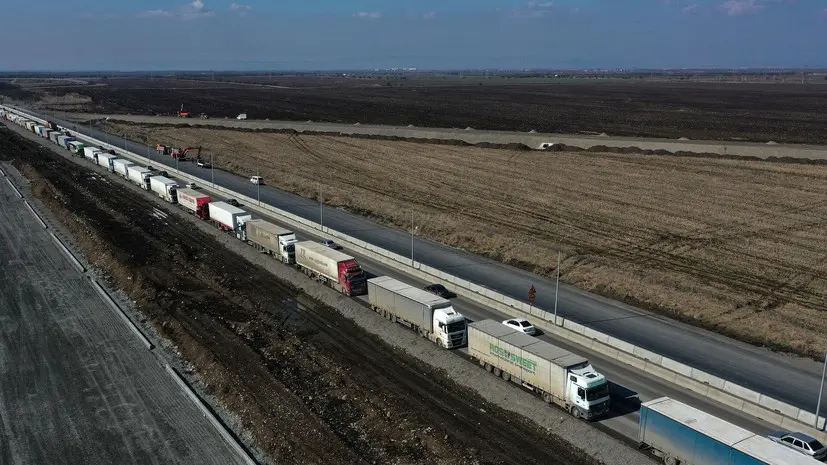 Путин объяснил пробки из фур на границе с Казахстаном