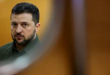 Владимир Зеленский требует правок в ожидании подписи Дональда Трампа vladimir zelenskij trebuet pravok v ozhidanii podpisi donalda trampa-gazetart-ru-0