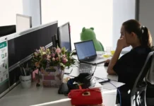 Ярослав Нилов сообщил о введении короткой рабочей недели для россиян yaroslav nilov soobshhil o vvedenii korotkoj rabochej nedeli dlya rossiyan-gazetart-ru-0