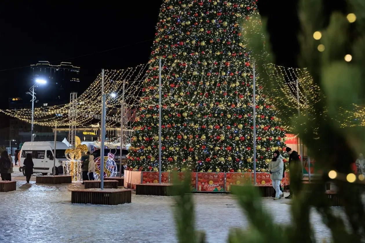 Новогодний городок заработал 25 декабря в центре Владивостока Яна Гайдук, ИА PrimaMedia