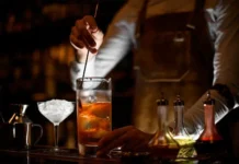 Бармен Джеихан Динлер и история с Кумали Турханом потрясли Barista barmen dzheihan dinler i istoriya s kumali turhanom potryasli -gazetart-ru-0