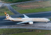 blagopoluchnaya posadka  na phuket posle turbulentnosti-gazetart-ru-0