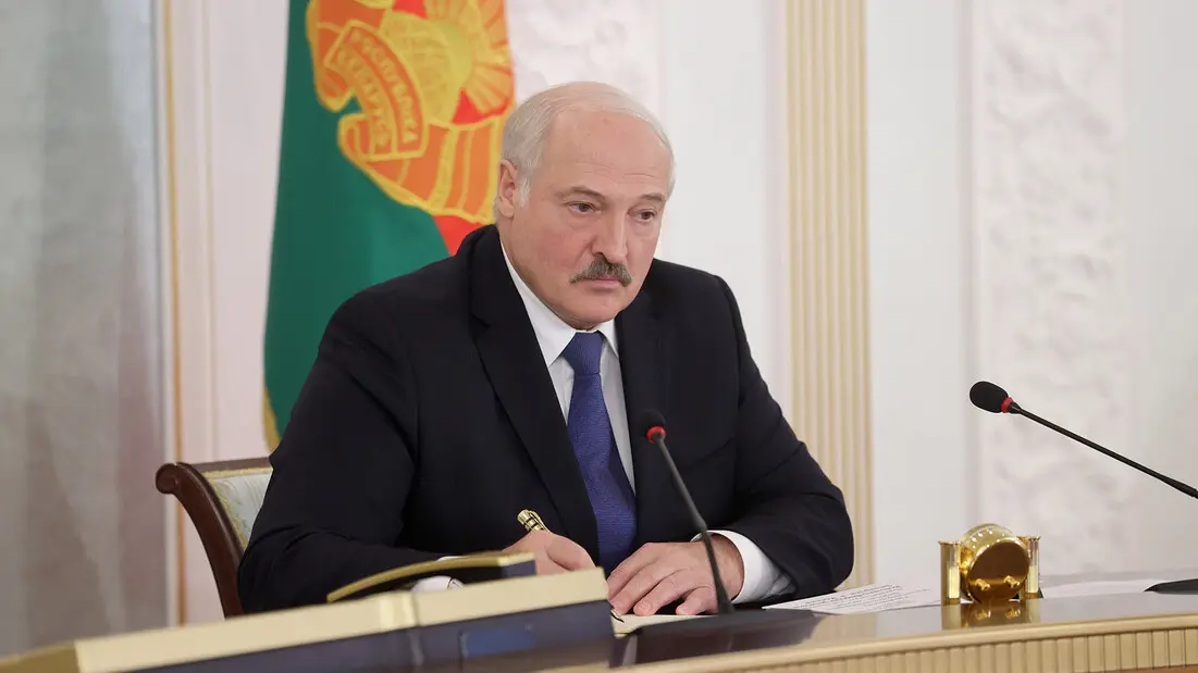 Лукашенко высказался о пути «бешеного и ошалевшего» мира в 2026 году