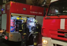 МЧС России осуществляет спасение детей и взрослых в Якутии из-за пожара mchs rossii osushhestvlyaet spasenie detej i vzroslyh v yakutii izza pozhara-gazetart-ru-0