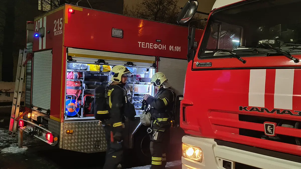 Пять человек погибли при пожаре в частном доме в Якутии