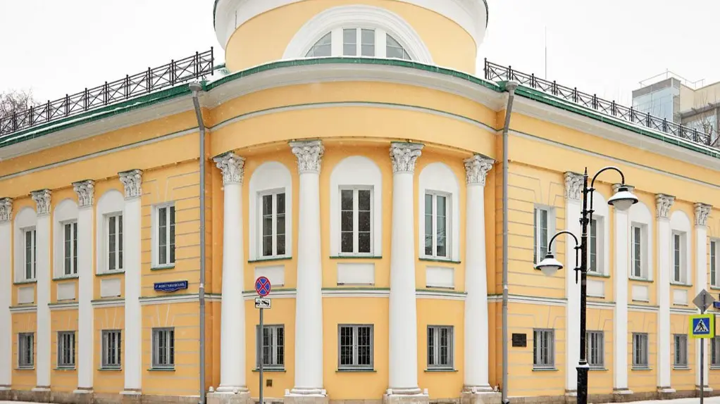 Особняк в стиле позднего классицизма отреставрировали в центре Москвы