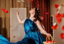 Московские школьники поздравили столичные театры в День артиста moskovskie shkolniki pozdravili stolichnye teatry v den artista-gazetart-ru-0