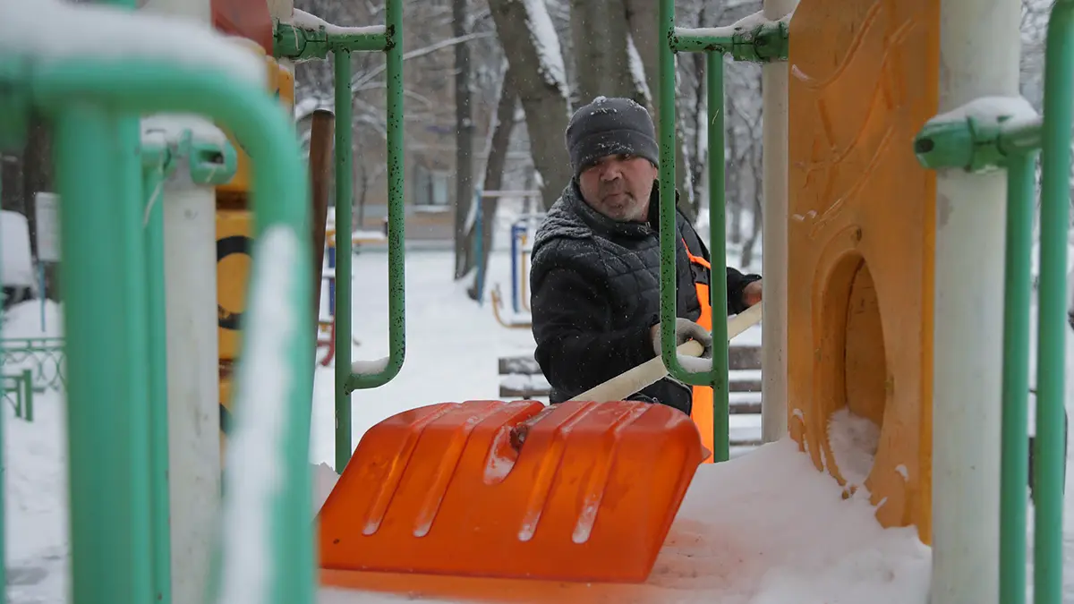 Почти миллион кубометров снега убрали в Москве за двое суток