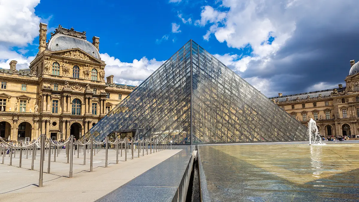 Лувр снова закрылся из-за забастовки сотрудников
